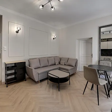 Apartman Rentplanet - Komuny Paryskiej