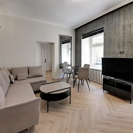 Rentplanet - Komuny Paryskiej Apartman *