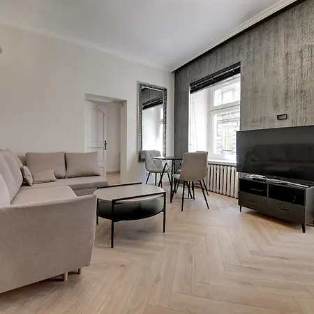 Rentplanet - Komuny Paryskiej Wrocław