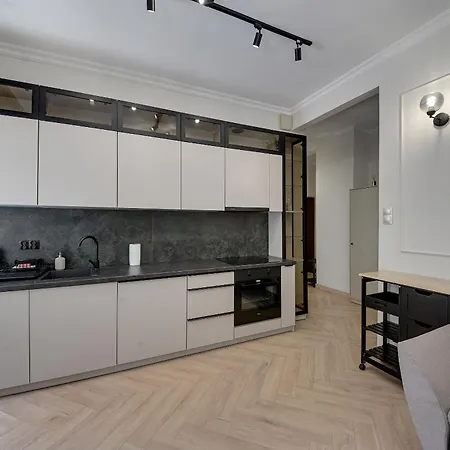 Rentplanet - Komuny Paryskiej Daire