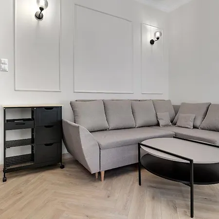 Rentplanet - Komuny Paryskiej Apartman