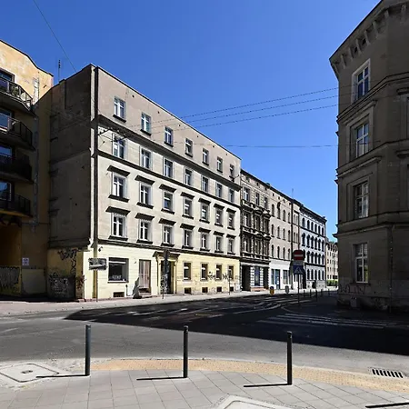 Rentplanet - Komuny Paryskiej Daire Wroclaw